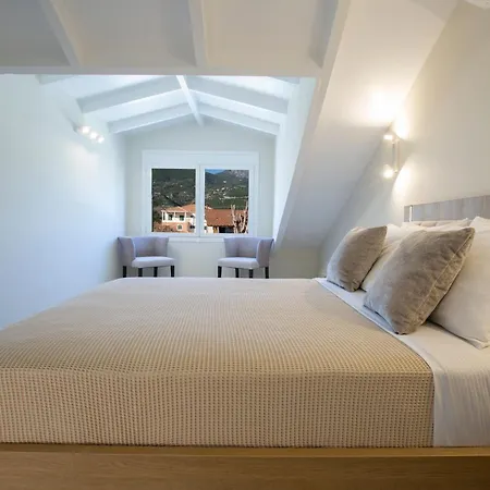 Main Street Loft Apartment *