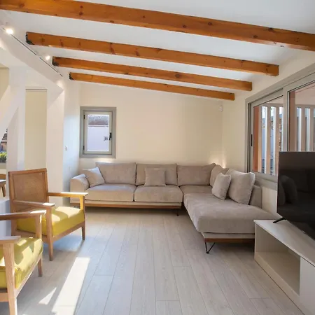 Main Street Loft דירה *